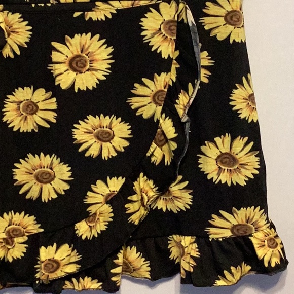 Shein jersey knit faux wrap mini skirt size small - Picture 3 of 4